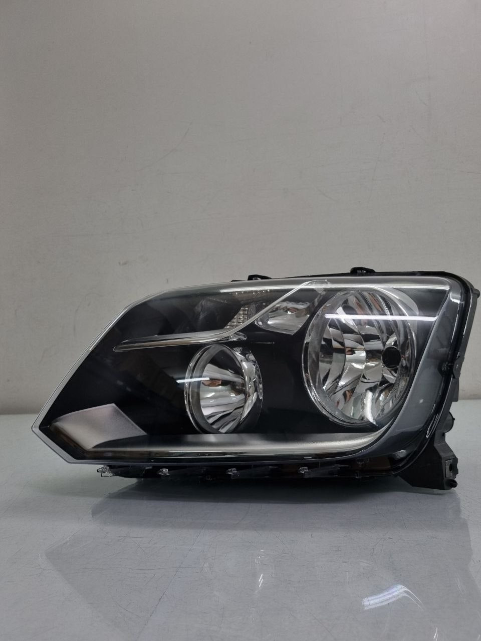 Farol Diant Esq Volkswagen Amarok 2011/2015