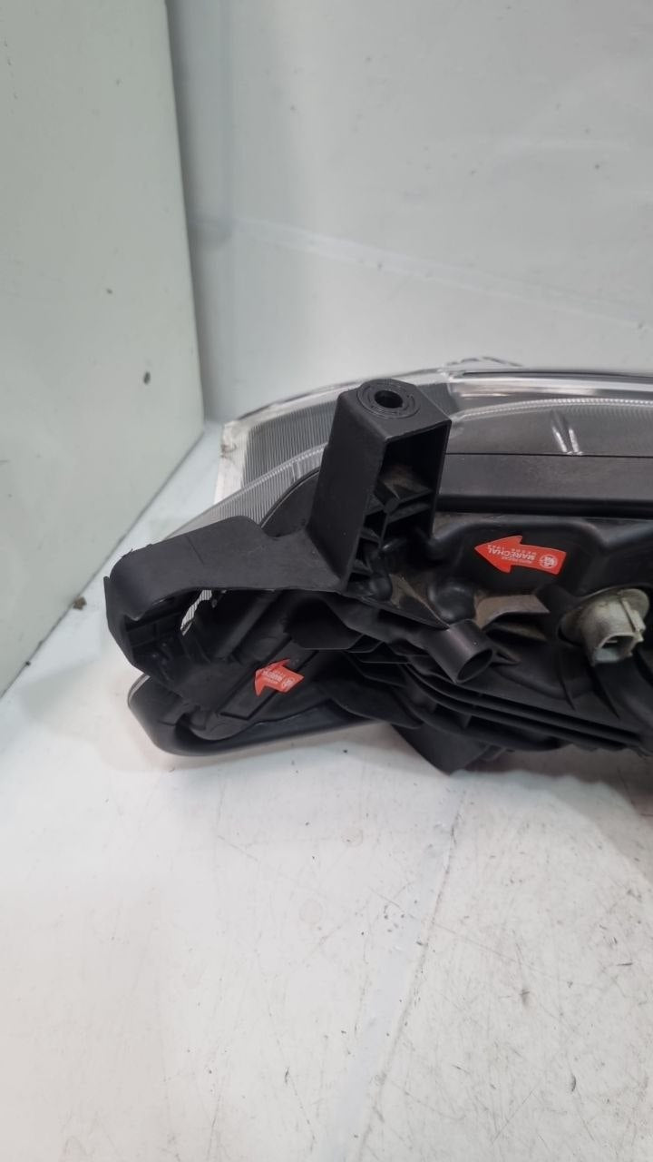Farol Diant Dir Nissan Kicks 2020/2023