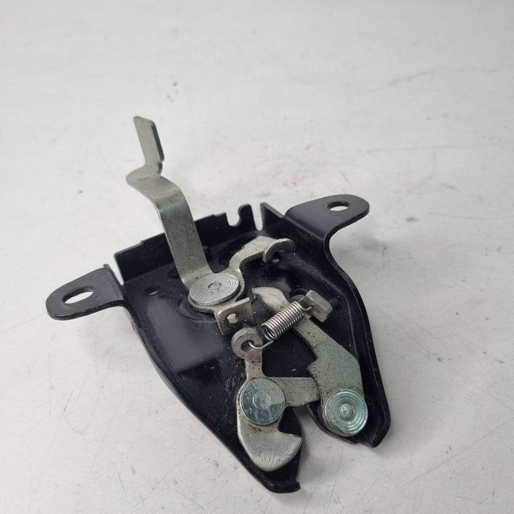Fechadura Tampa Tras Toyota Etios 2013/2019