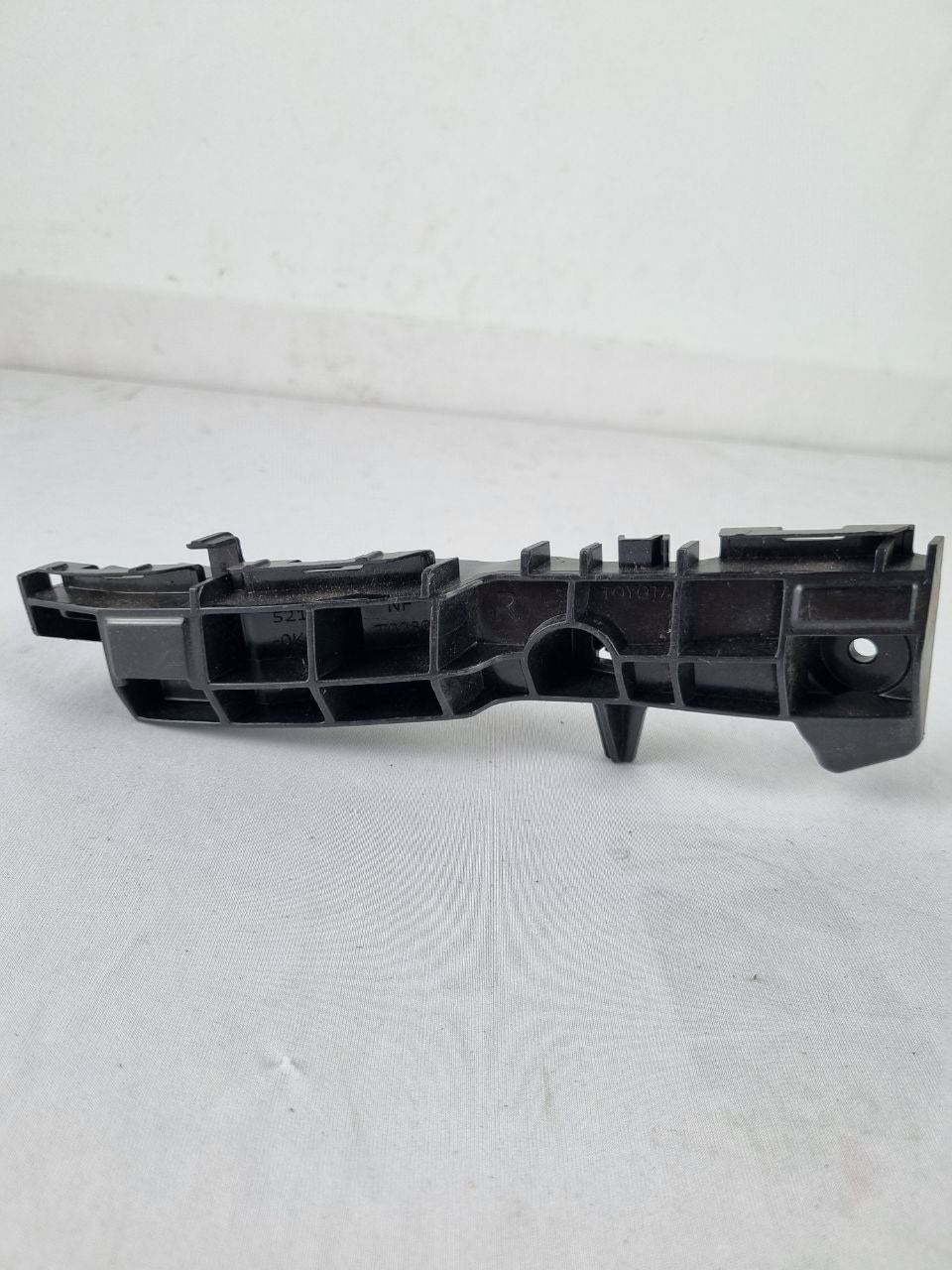 Suporte Guia Para-choque Diant Dir Toyota Hilux SW4 2012/2015