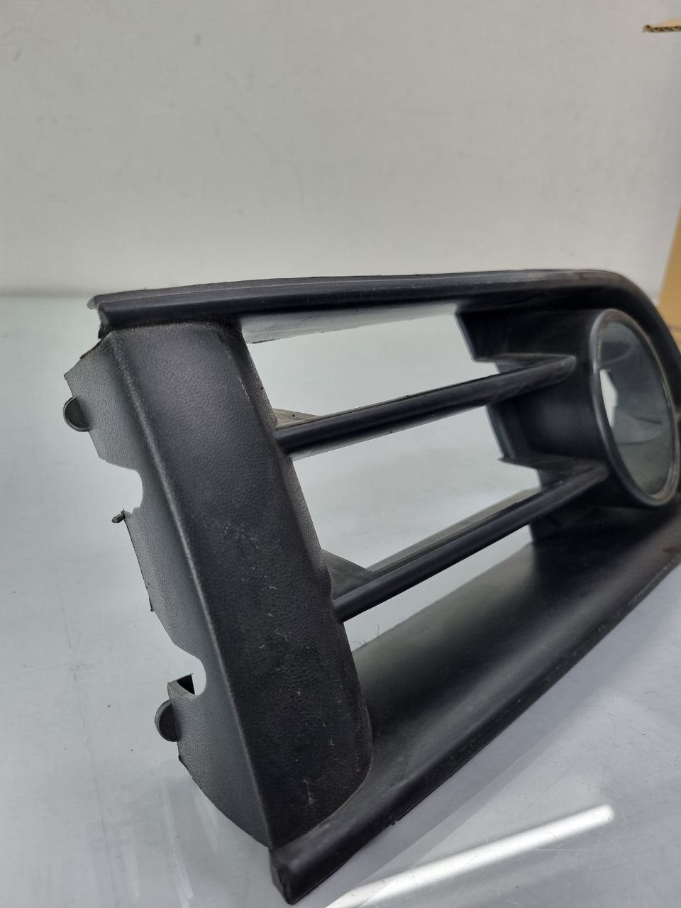 Moldura Farol de Milha Direita Volkswagen Polo 2003/2006 Nova