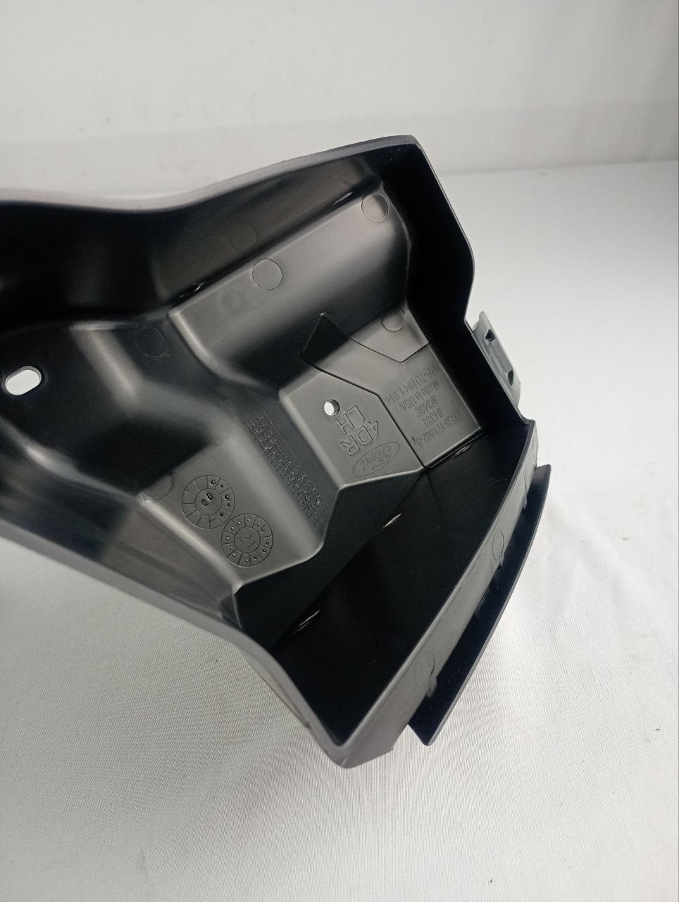 Suporte Para-Choque Traseiro Esquerdo Ford Focus 2014/2019 Novo