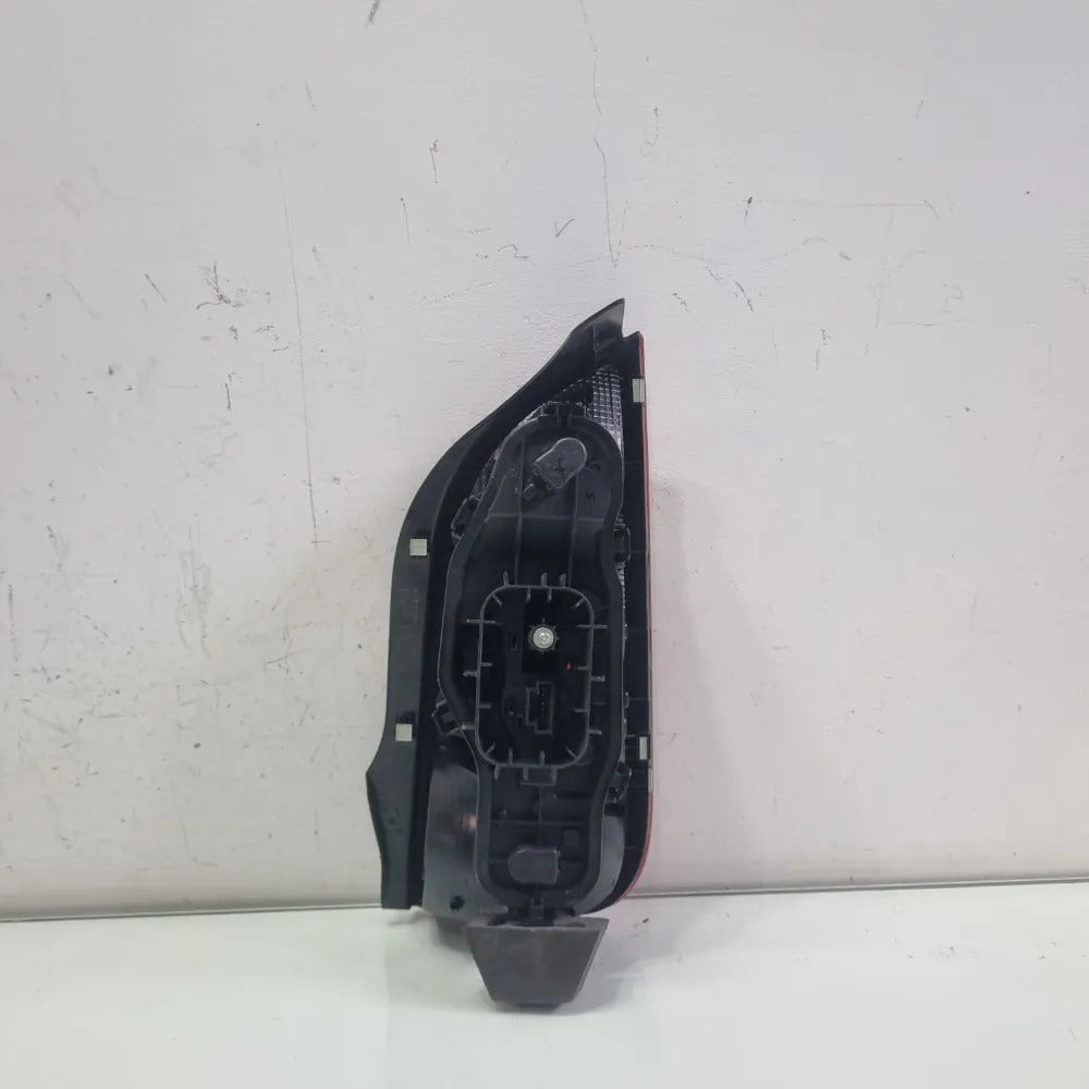 Lanterna traseira lado direito Volkswagen up 2013 a 2019