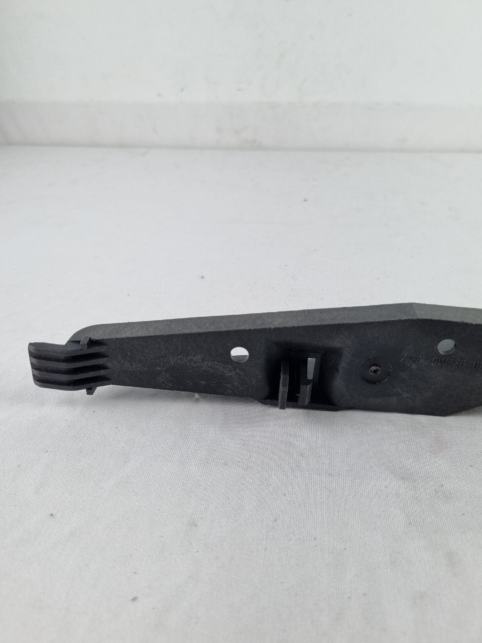 Suporte Para-choque Diant Esq Volkswagen Amarok 2010/2023