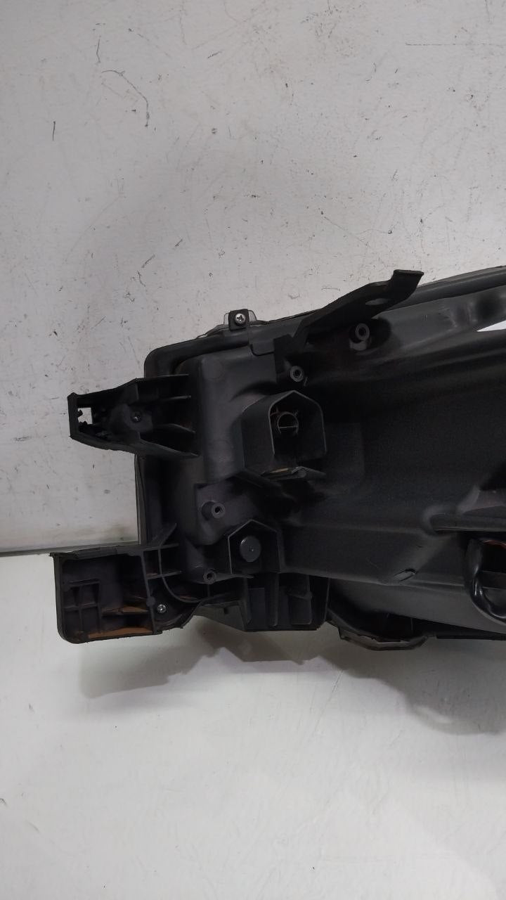 Farol lado direito full léd Toyota hilux 2022 a 2025