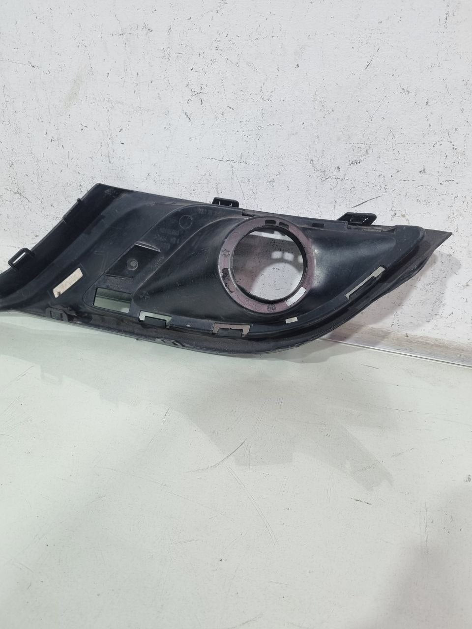 Moldura Farol de Milha Esquerda Dodge Durango 2014/2017 Usado