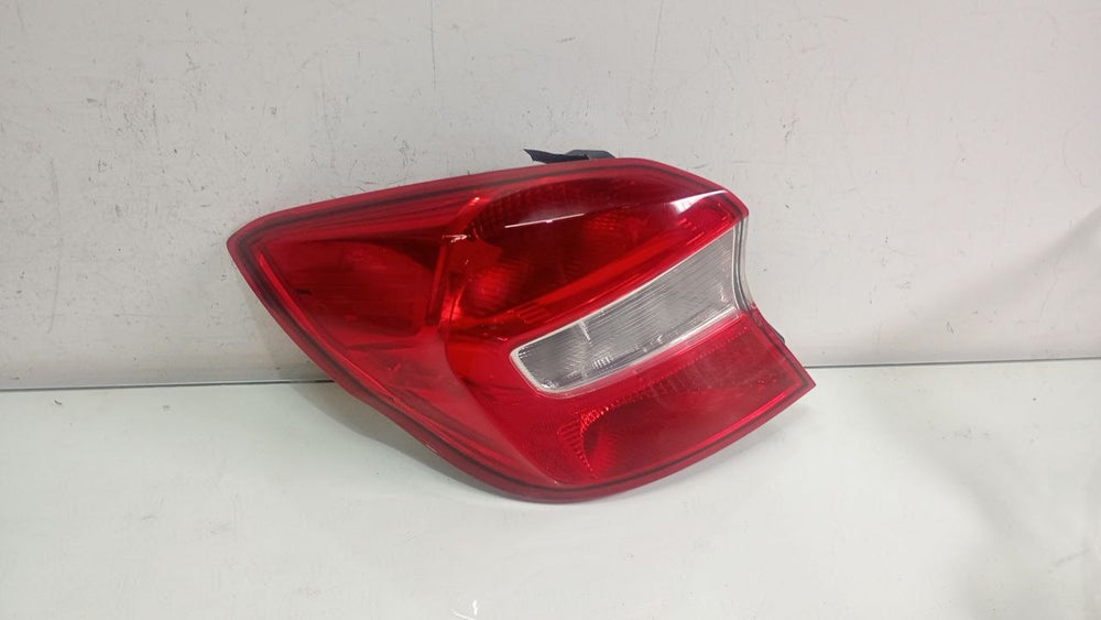 Lanterna traseira esq Ford ka hatch 2015 a 2018