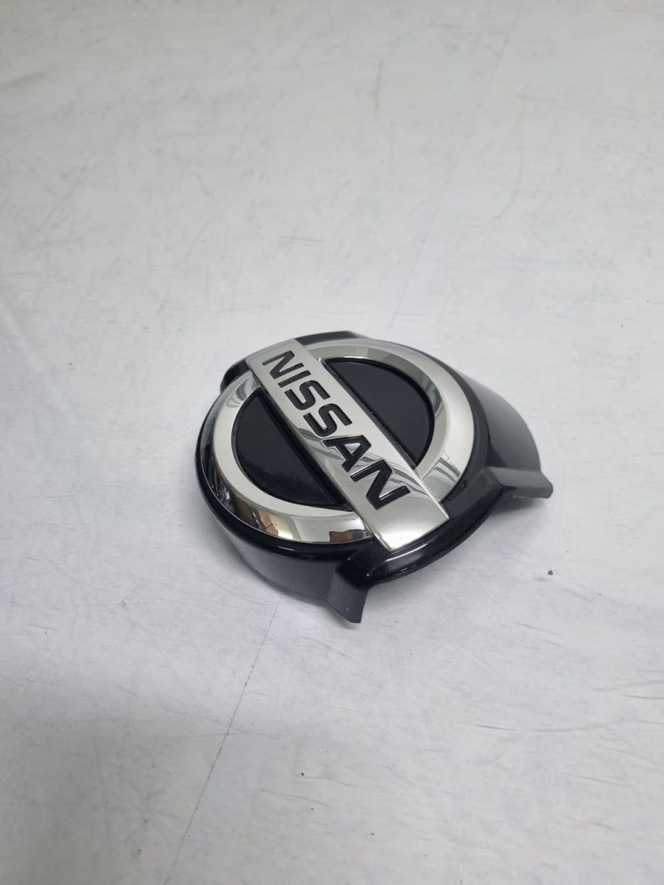 Emblema Tampa Traseira Nissan Kicks 2020/2024 Novo