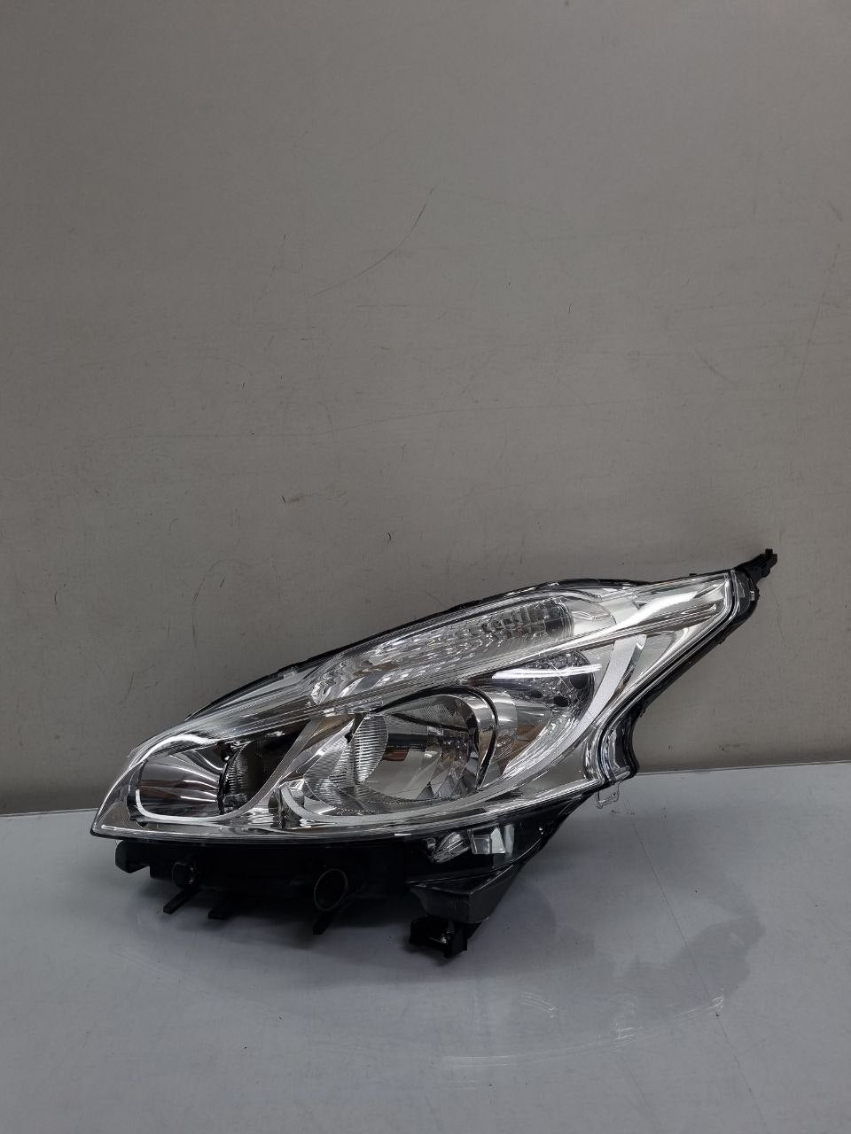 FAROL ESQUERDO 208 2013/2016 ORIGINAL