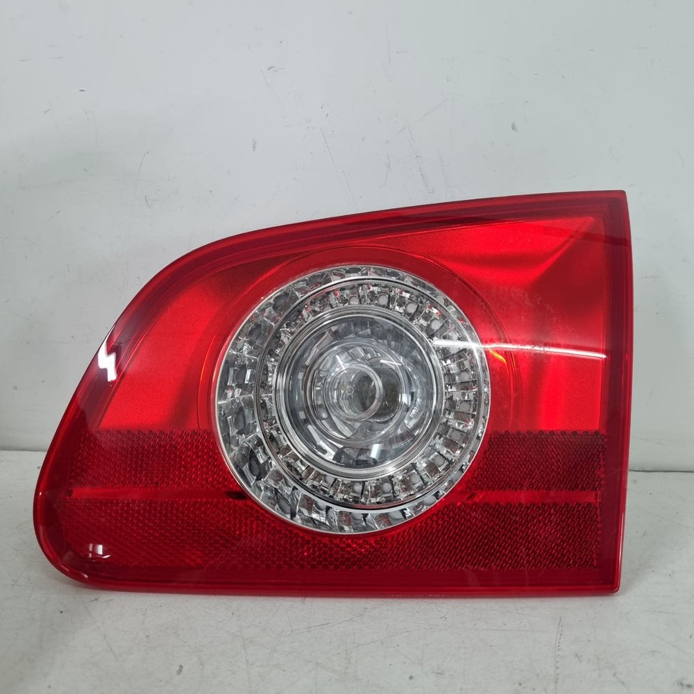 Lanterna Tras Tampa Dir Volkswagen Passat 2006/2010