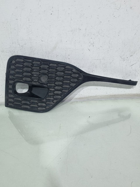 Moldura Cibié Dianteira Direita Toyota Hilux SW4 2022/2023 Usado