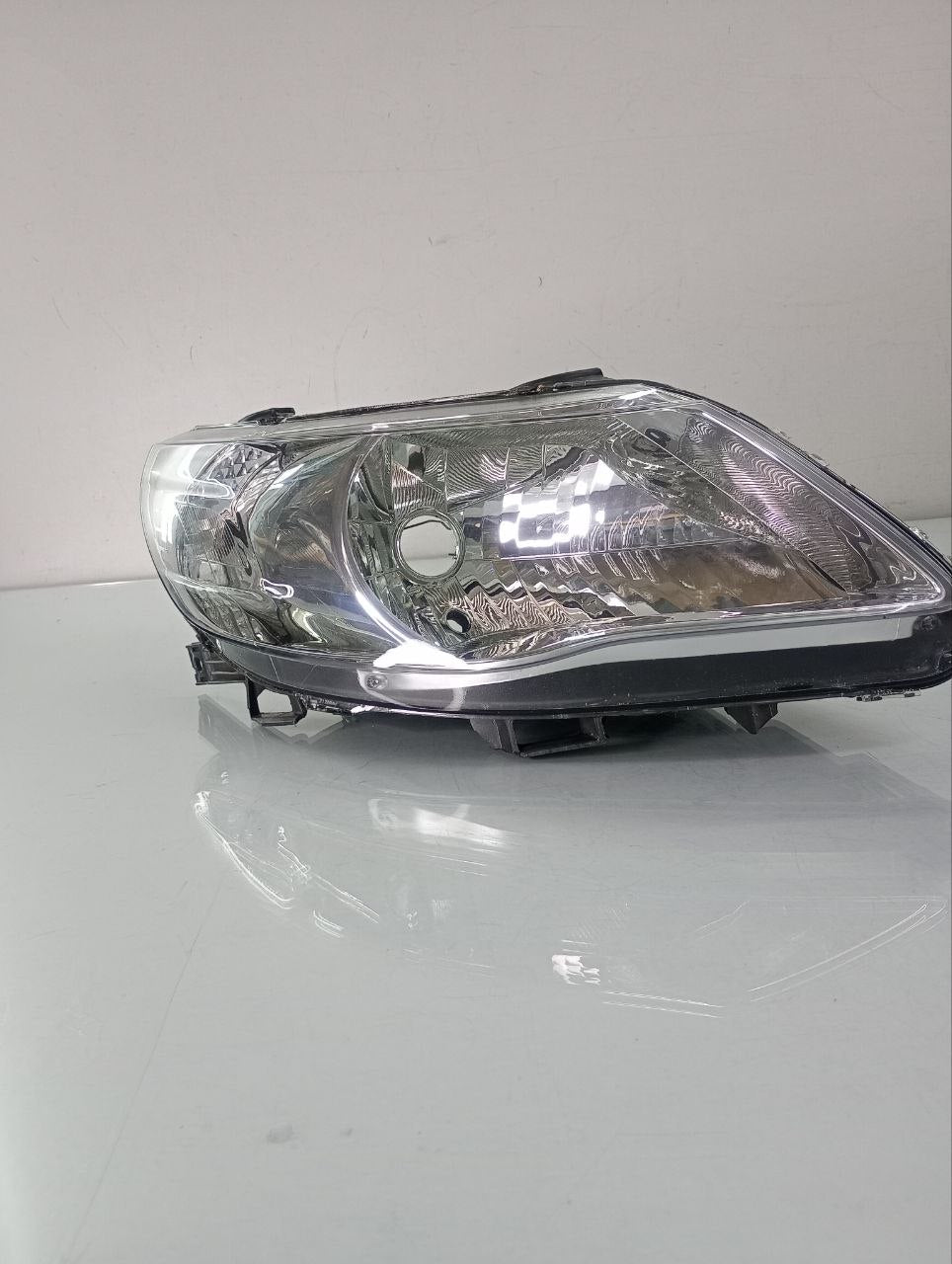 Farol direito gol GV 2009/2012
Gol Saveiro Voyage original