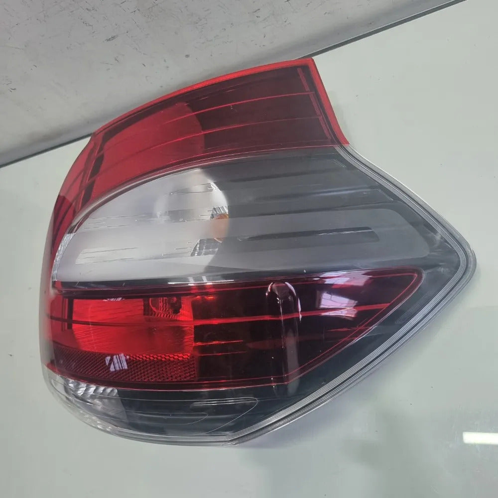 Lanterna Direita Mobi Usada Original 2017/2024