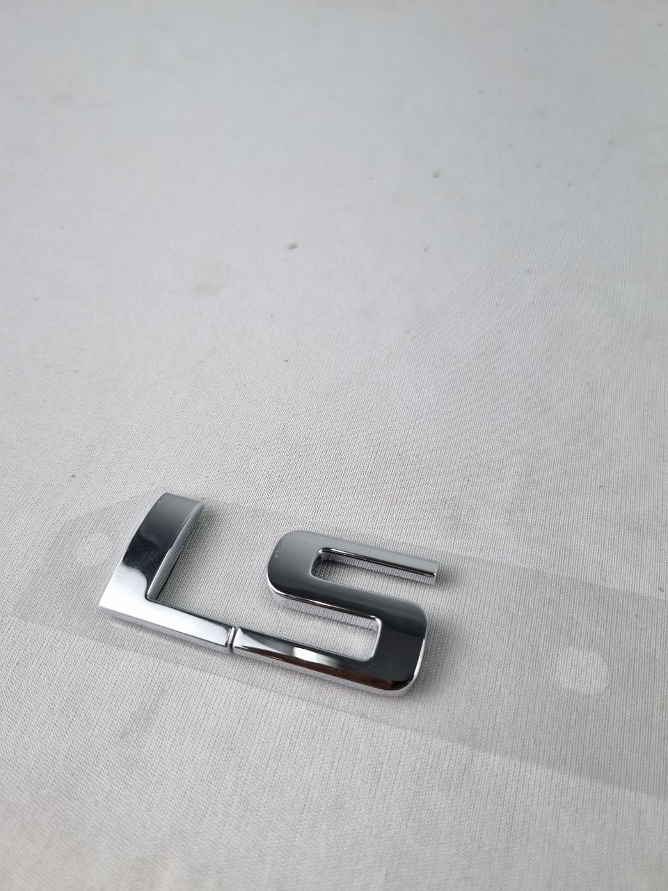 Emblema LS Chevrolet Celta/Onix/Cobalt/Montana/Prisma/S10
