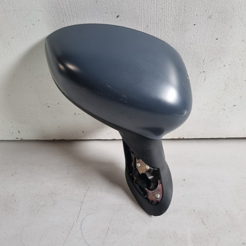 Retrovisor Do Lado Direito Fiat Punto Modelos 2009/2016