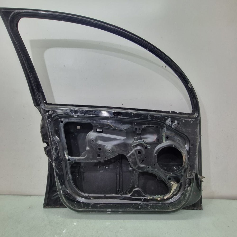 Porta Diant Dir VW Polo 2018/2023 Usada