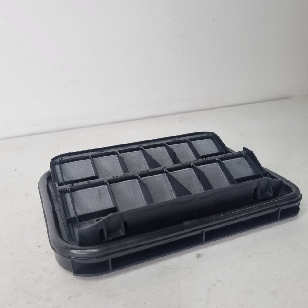 Difusor de Ar Carroceria Esq Renault Captur 2018/2021