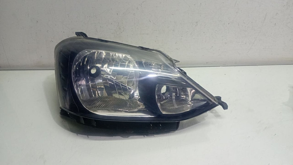 Farol lado direito máscara negra Etios 2017 a 2020