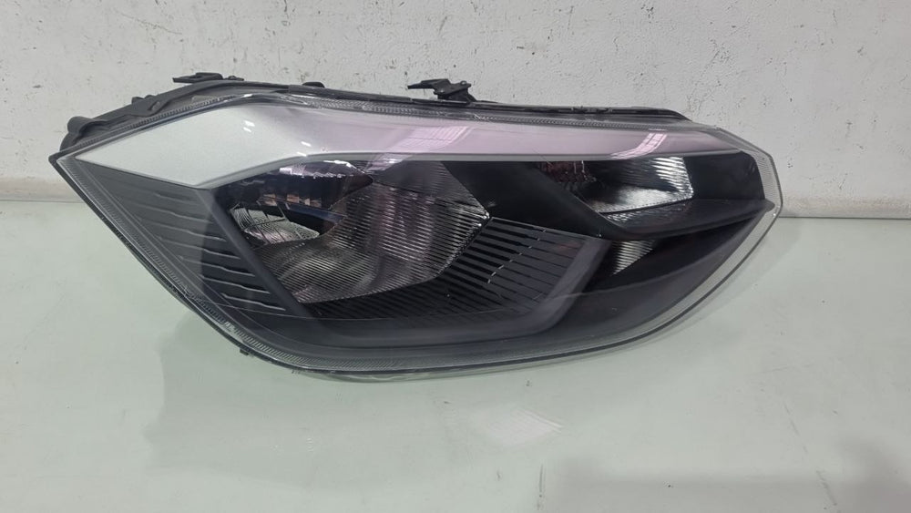 Farol Diant Dir VW Polo Track 2023/2024 Usado
