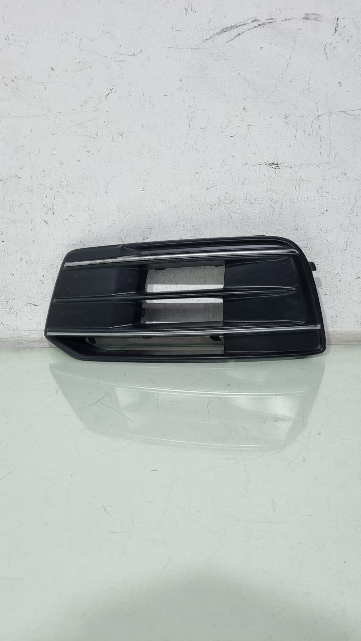 Moldura Farol de Milha Direita Audi Q5 2016/2018 Usado