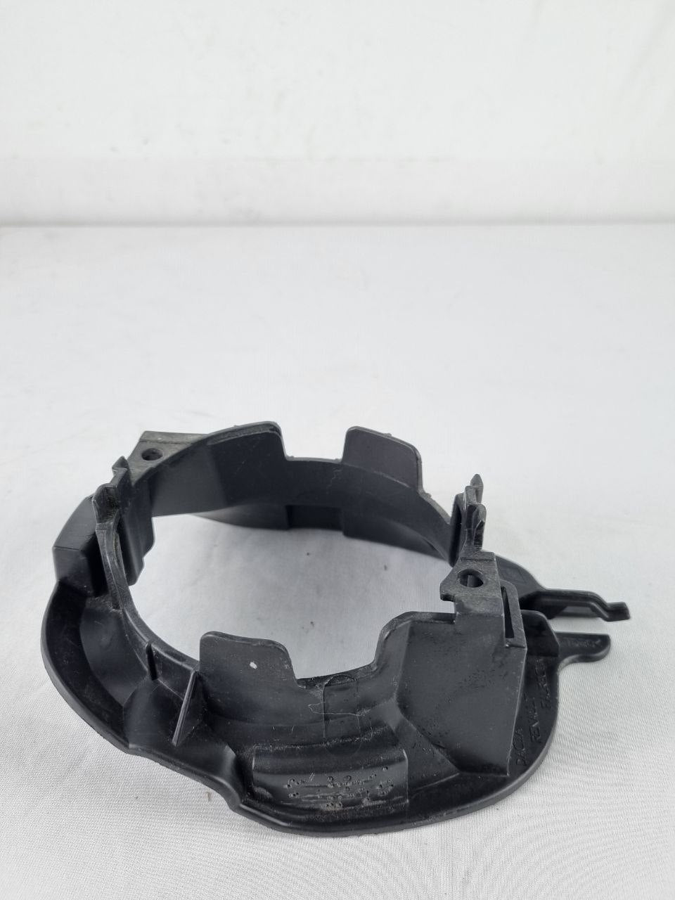Suporte Farol Milha Esq Renault Clio Duster Sandero 2007/2013