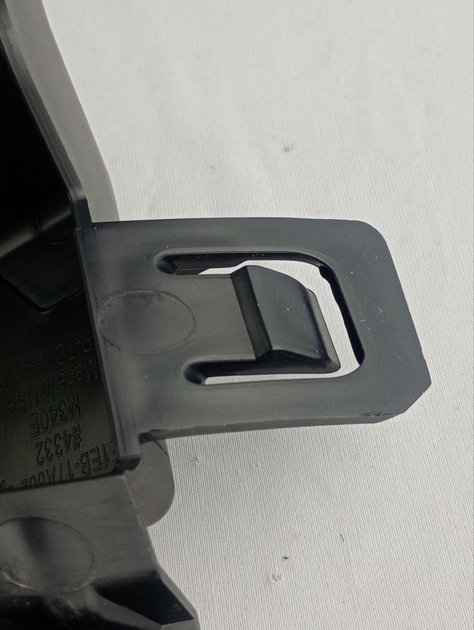 Suporte Para-Choque Traseiro Esquerdo Ford Focus 2014/2019 Novo