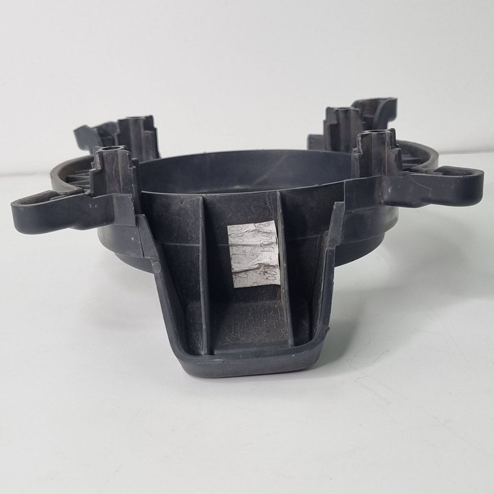 Moldura Farol Esquerdo Renault Duster 2024 Usada