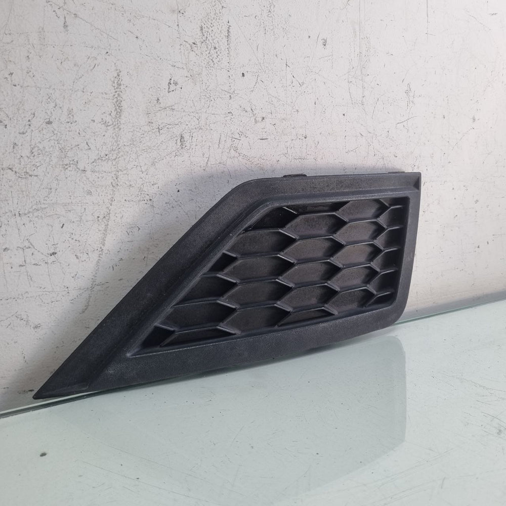 Moldura Farol Milha Dir VW Gol 2018/2022 Usado