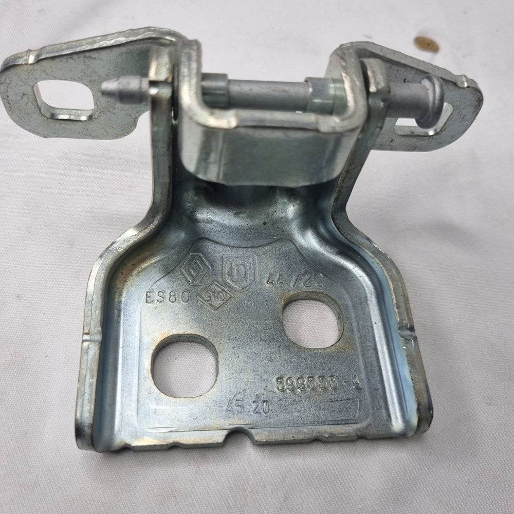 Dobradiça Inferior Porta Dianteira Direita Renault Logan 2010/2016 Usada