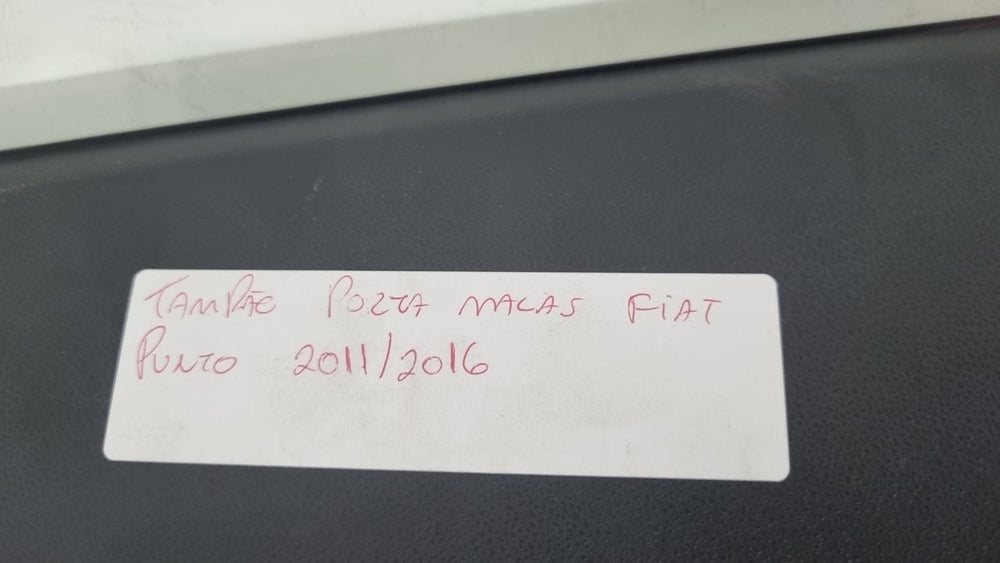 Tampão Porta Malas Fiat Punto 2011/2016