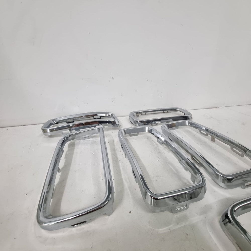 Kit Moldura Grade Diant Jeep Renegade 2015/2021