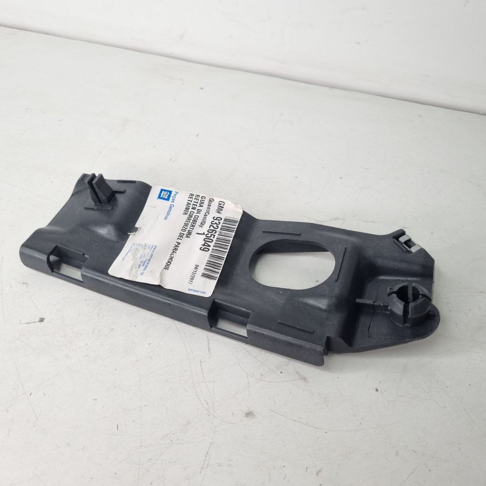 Guia Parachoque Diant Esq Chevrolet Montana 2003/2012