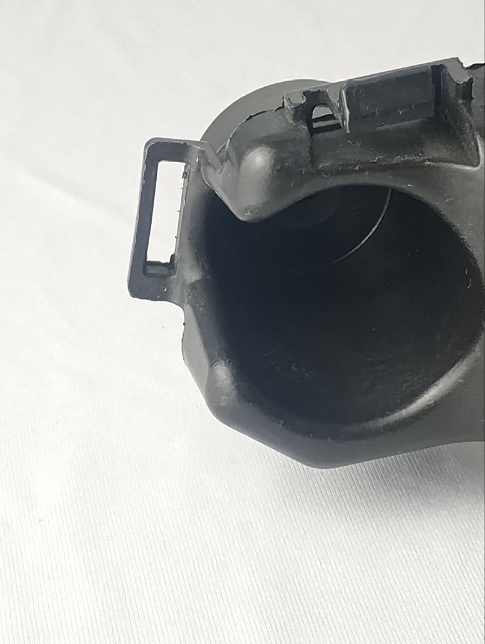 Suporte Guia Parachoque Traseiro Esq Chevrolet Cobalt 2016/2020 Novo
