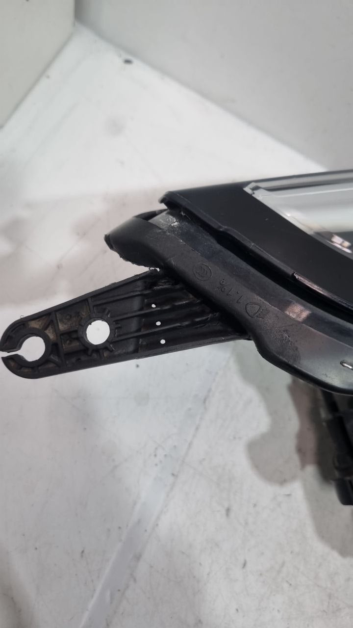 Farol Diant Esq Chery Tiggo 8 2021/2025