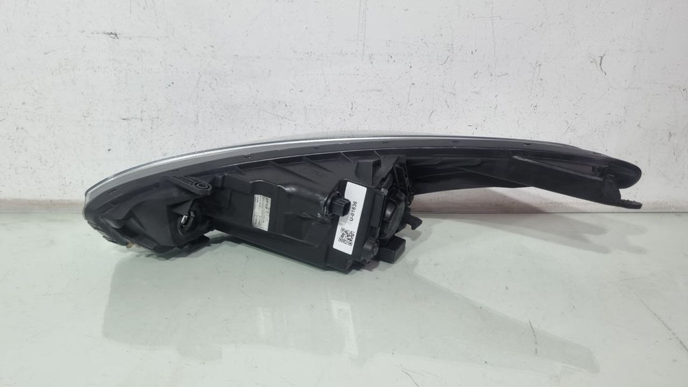 Farol Diant Dir MB B 180 2012/2014 Usado