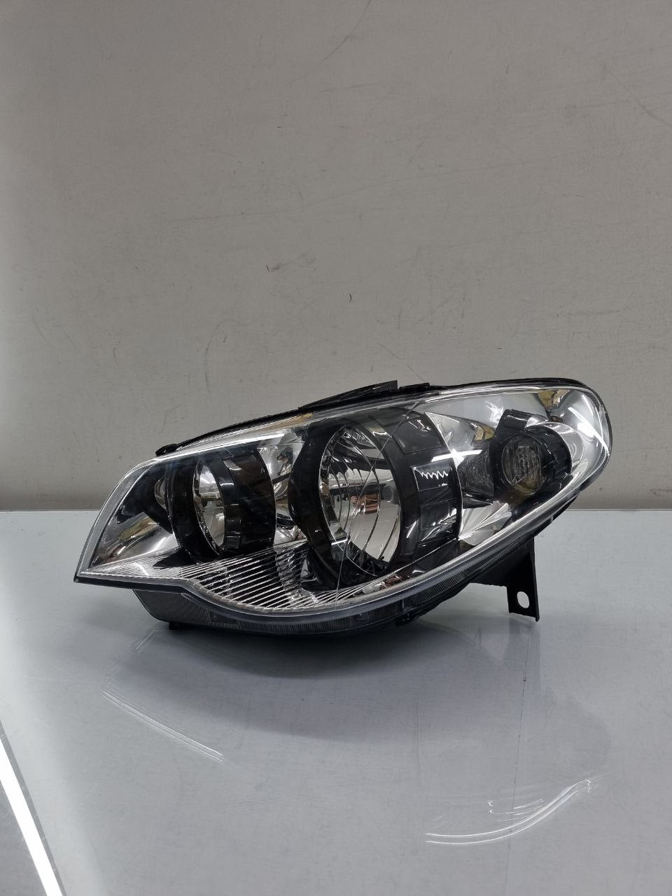 Farol Esquerdo Palio 2004/2011 Mas/Cromado C/Preto
