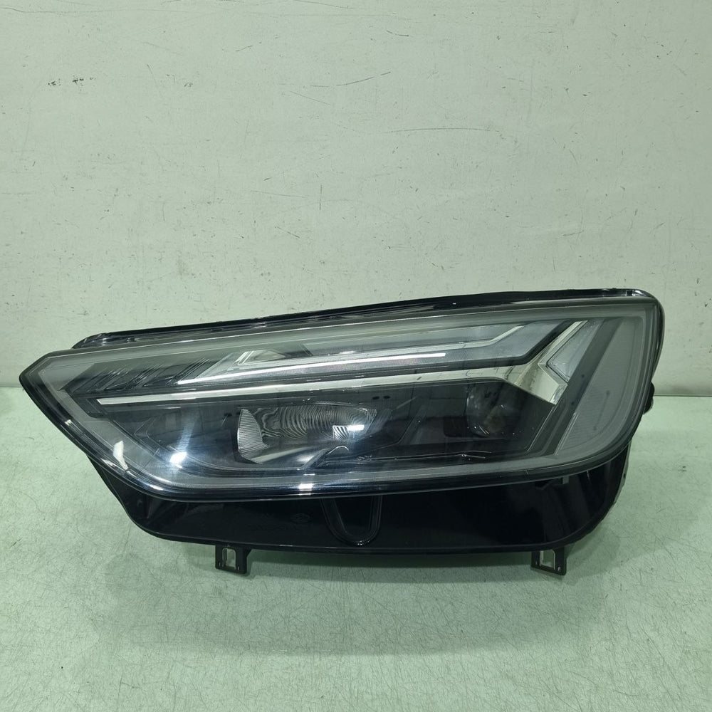 Farol Diant Esq Audi Q5 2021/2024 Usado