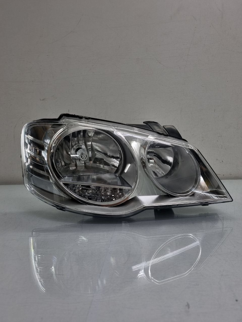 Farol Direito Golf 2008/2013 Cromado