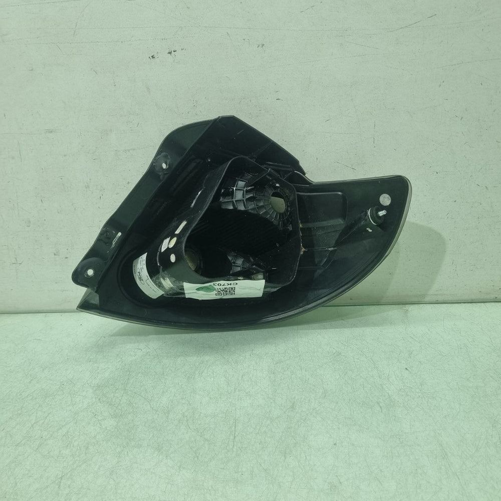 Lanterna esquerda Ford KA 2008/2014