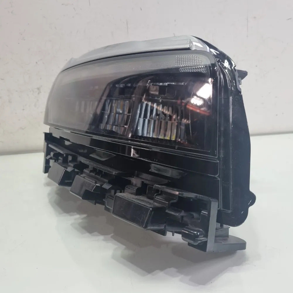 Farol lado direito full léd jeep commander 2022 a 2024