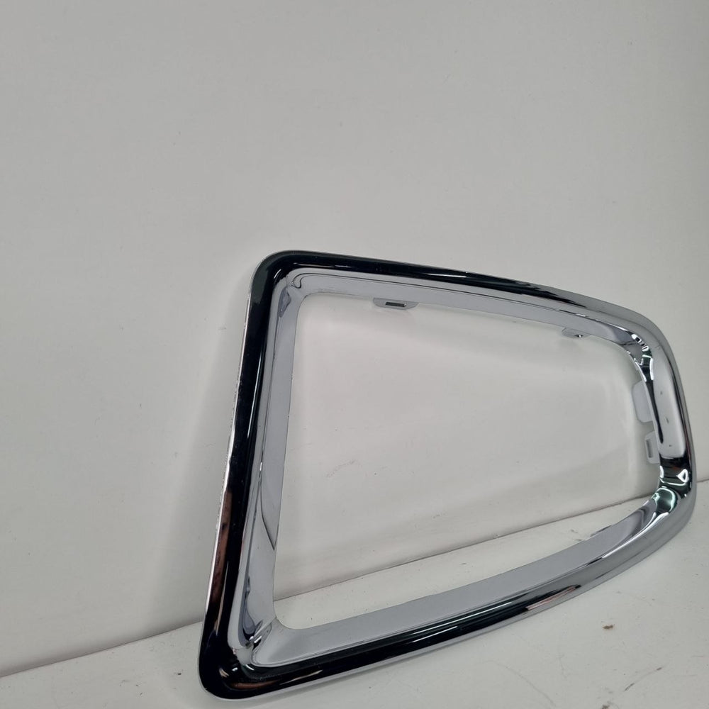 Moldura Farol Dianteiro Direito Renault Sandero 2012/2014 Nova