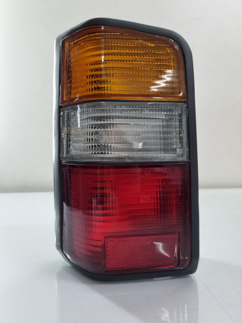 Lanterna Tras Esq Mitsubishi L300 1995/2000