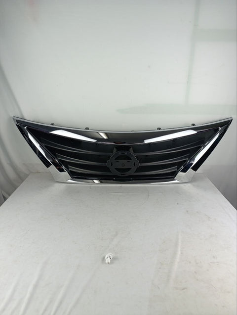 Grade Dianteira Superior Nissan Versa 2015/2019 cromo