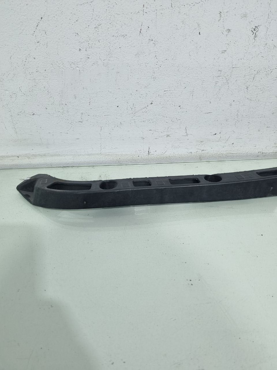 Guia Parachoque Traseiro Direito Chevrolet Cruze Sedan 2012/2016 Usado