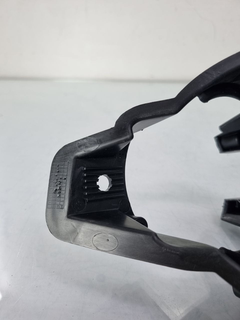 Suporte Farol de Milha Dir Peugeot 207 2008/2014