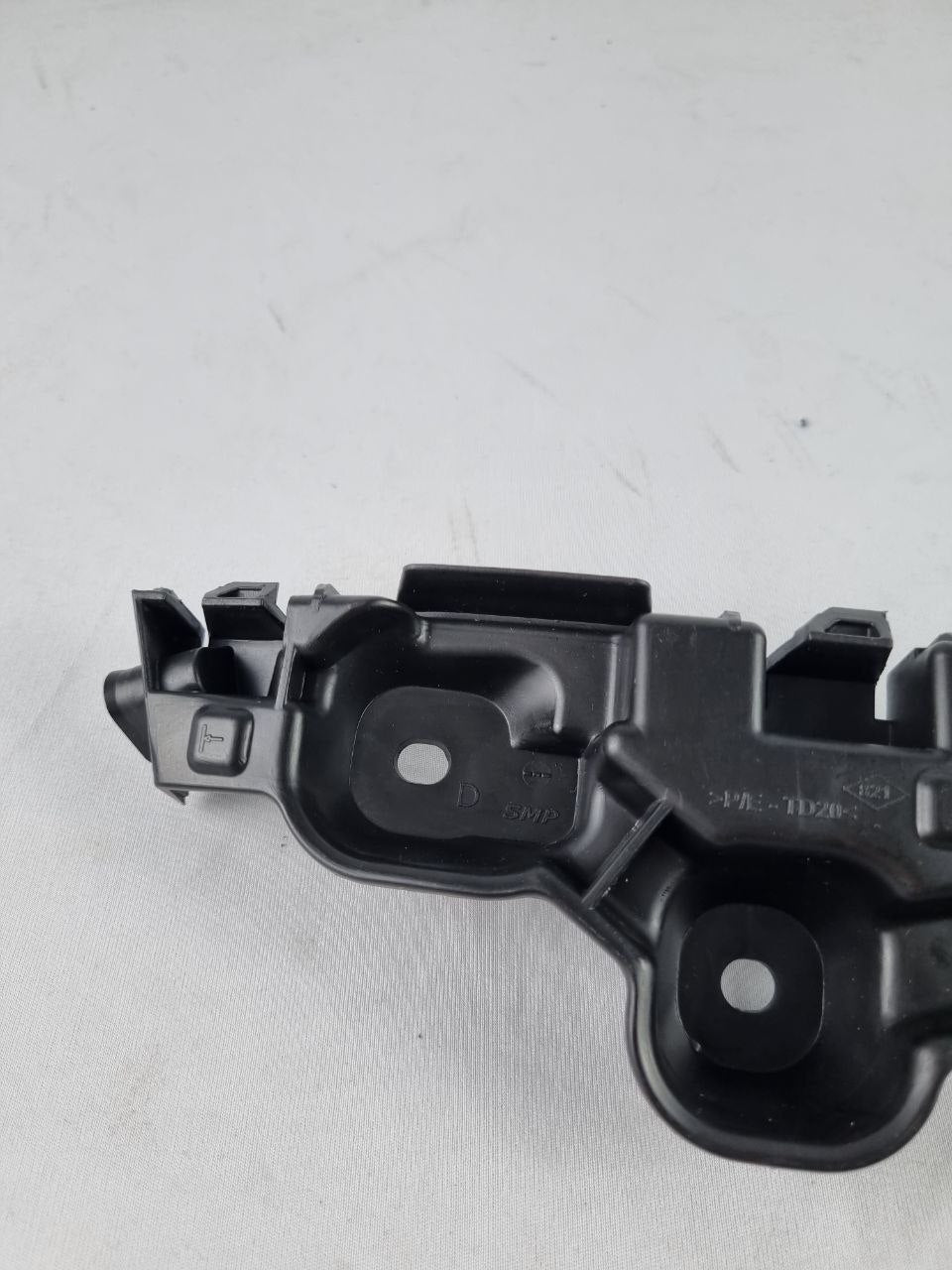 Guia Suporte Para-choque Diant Dir Renault Sandero Logan 2014/2020