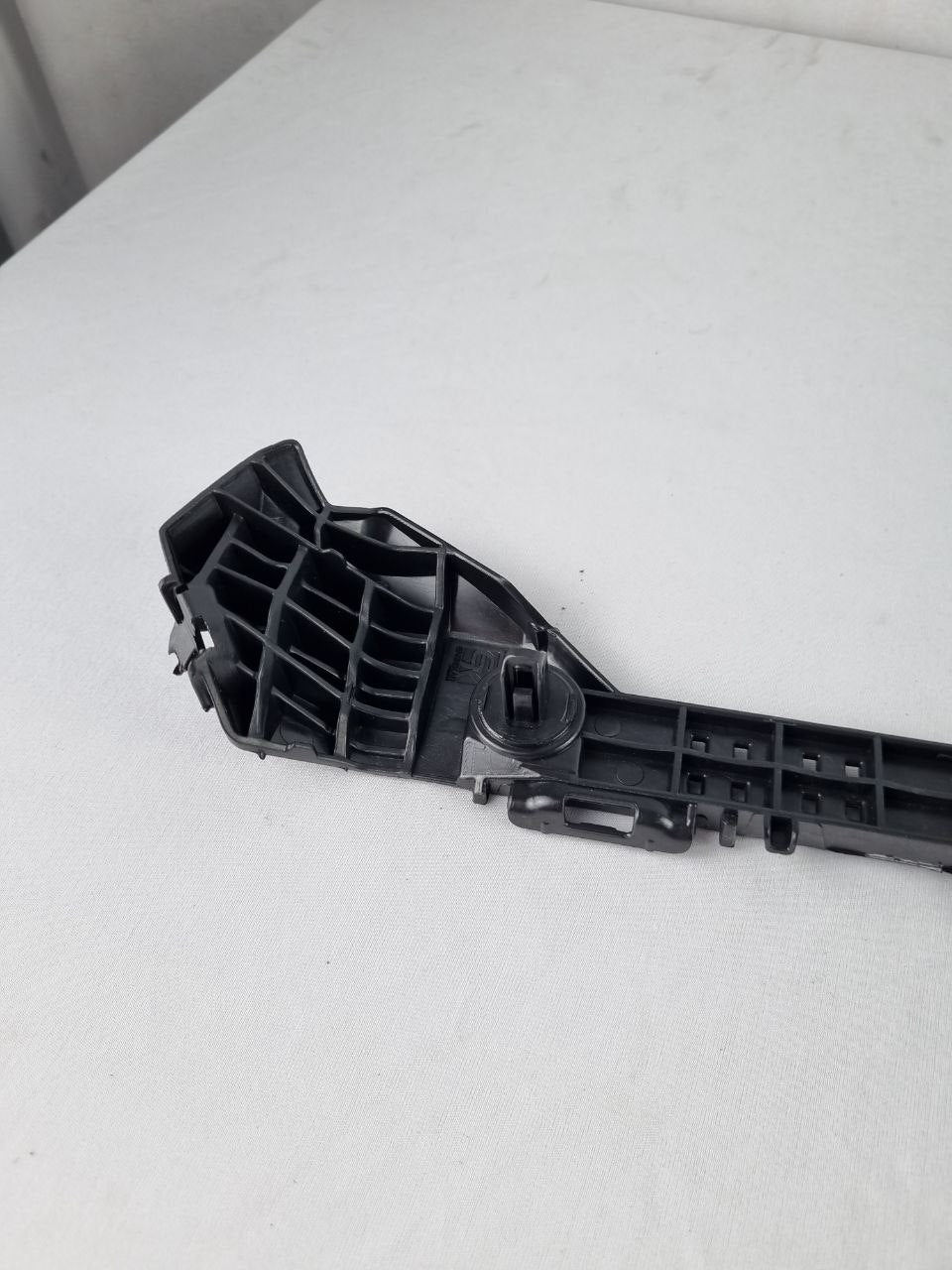 Suporte Guia Parachoque Tras Toyota Corolla 2014/2019