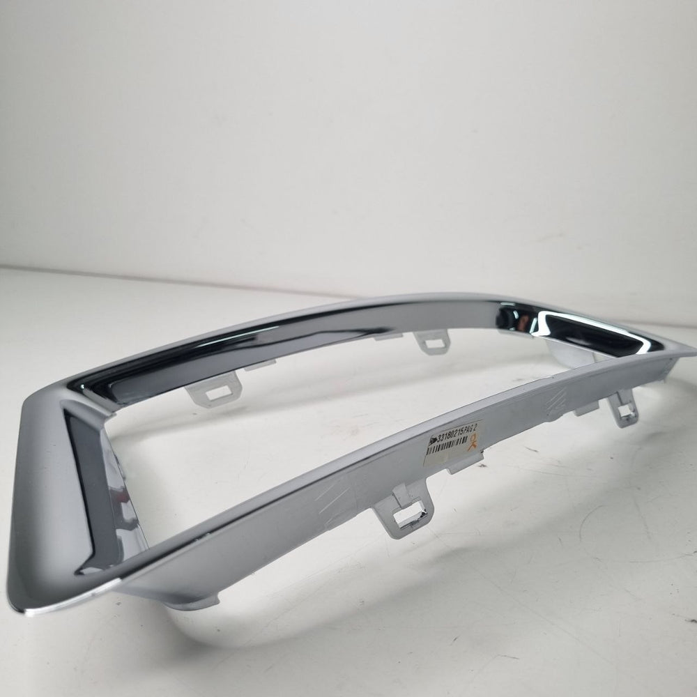Moldura Farol Dianteiro Direito Renault Sandero 2012/2014 Nova