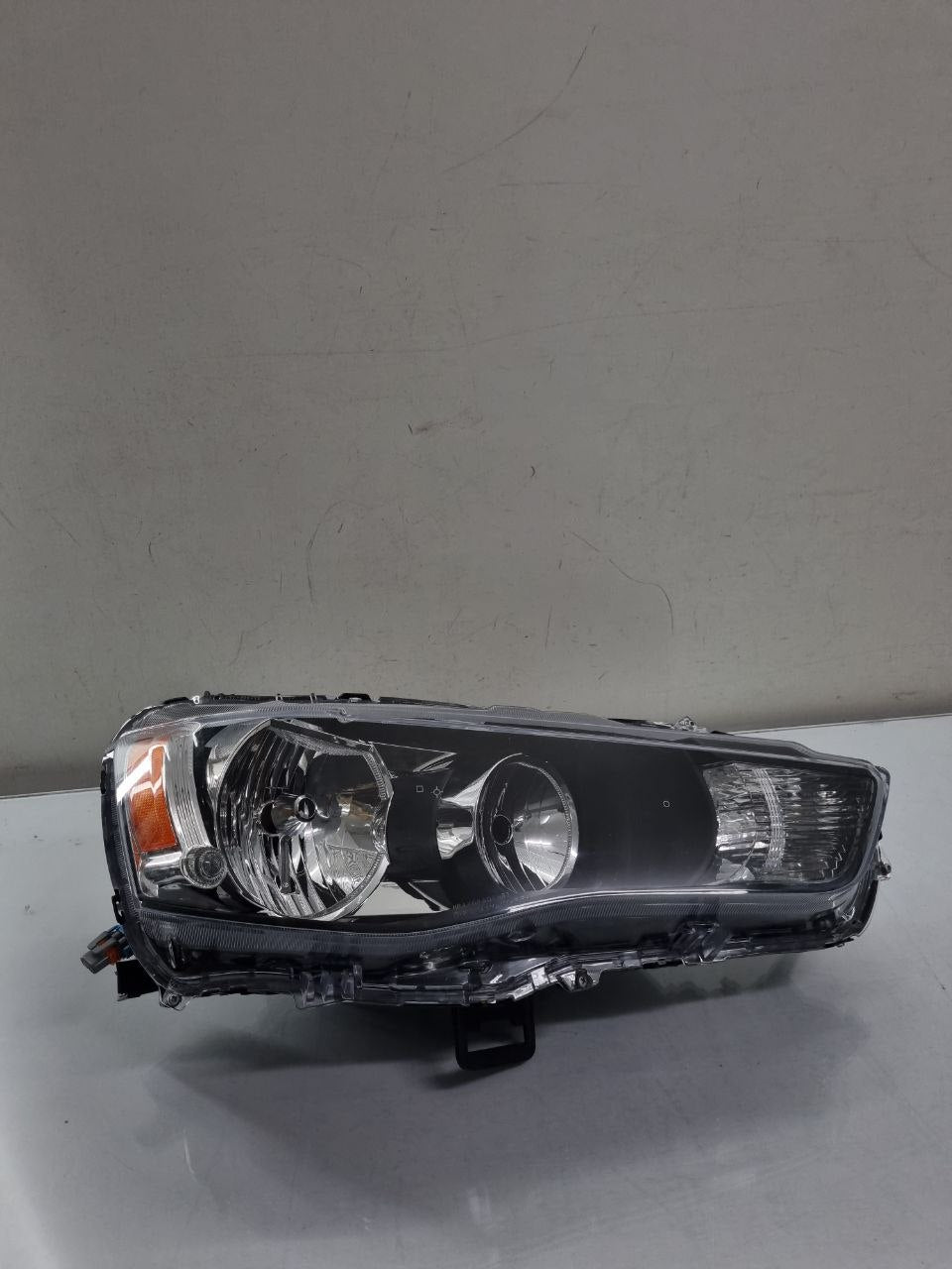 Farol lado direito outlander 2010 a 2013