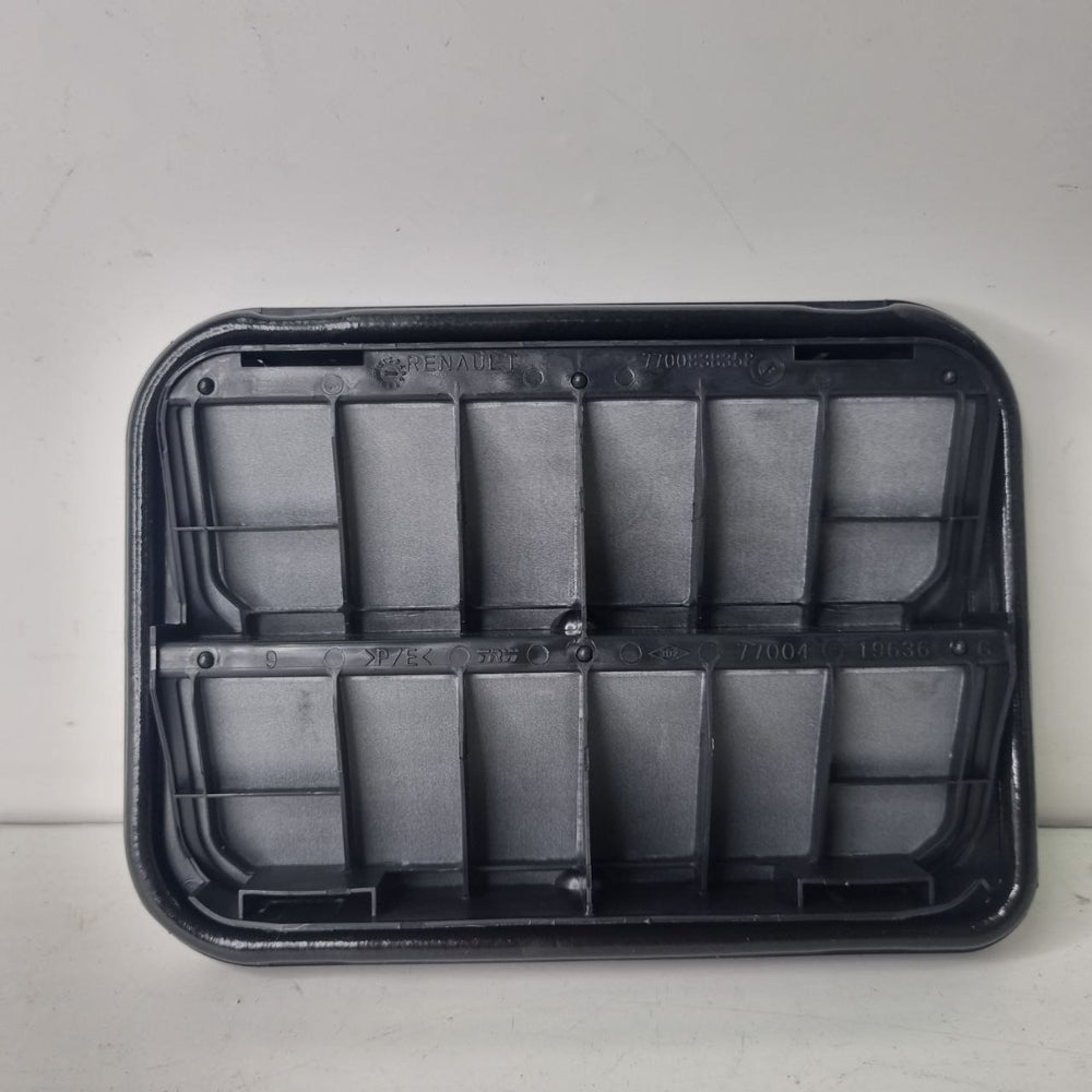 Difusor de Ar Carroceria Esq Renault Captur 2018/2021